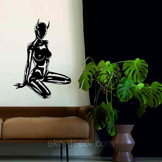 Декоративное настенное Панно «Девушка», Декор на стену 90*64 см, Черный Киев