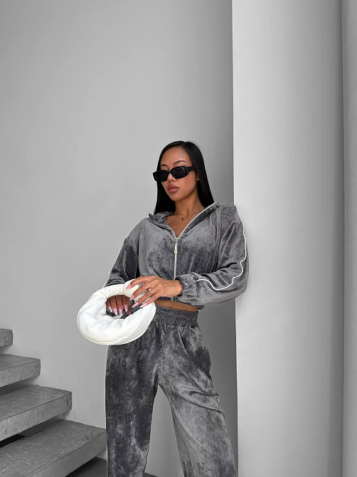 Жіночий прогулянковий костюм-двійка: зіп кофта та штани з мармурового велюру Сірий, 42/44 Одеса - фото 4