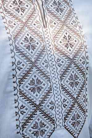 Вышиванка льняная мужская, длинный рукав, молочная,( лен ) топ Киев