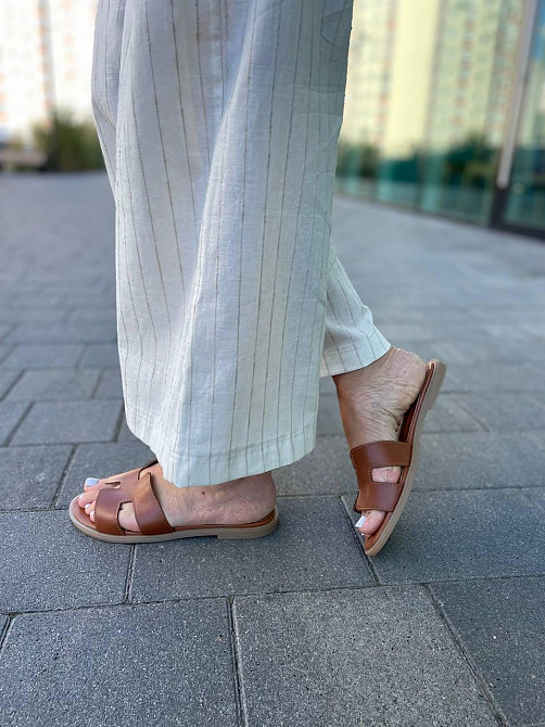 Dino Vittorio Зручні жіночі шкіряні коричневі шльопанці на низькій підошві Dino Vittorio 102-50 Коломыя - изображение 3