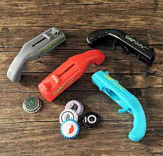 Відкривачка - пістолет для пляшок 13 см червоний Київ