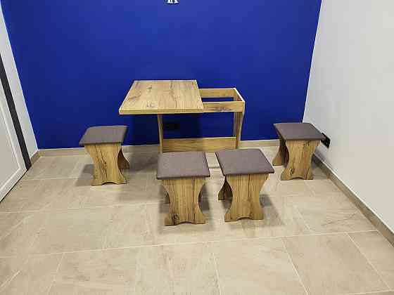 Стол на кухню и 4 мягких табурета (комплект) Дуб Флагшток Львов