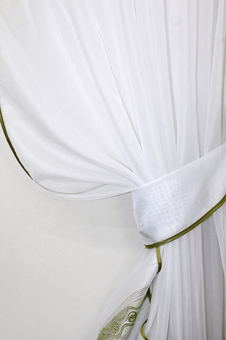 Кухонные шторы VR-Textil № 085к с ламбрекеном и подхватами белый с салатовым 300х170 см (59-788) Киев - изображение 3