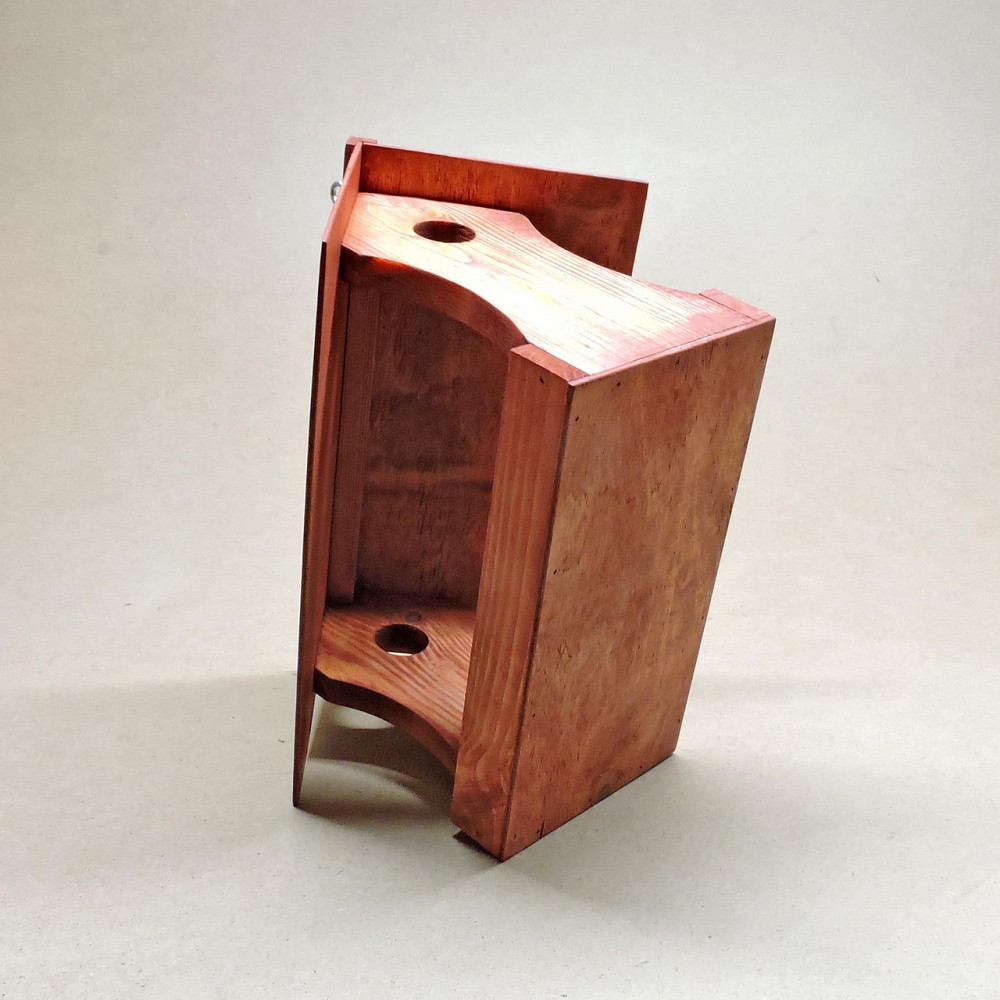 Кормушка садовая для птиц 