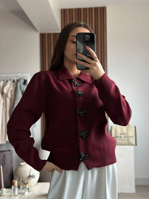 Жіночий укорочений кардиган з декоративними застібками у вигляді бантиків машинна вʼязка Одеса - фото 1