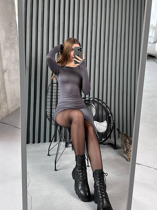 Женское привлекательное вечернее платье с вырезом на ножке из вискозы. Графит Одесса - изображение 2