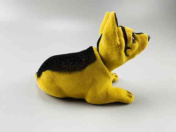 Собака з киваючою головою в машини, киваюча собачка в машину на торпеду прикраса в авто декор Мукачево