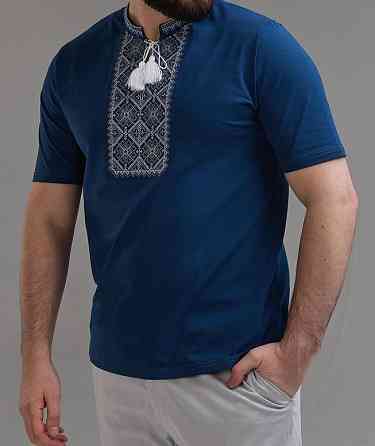 Футболка вышиванка синего цвета с белым вышитым орнаментом Киев