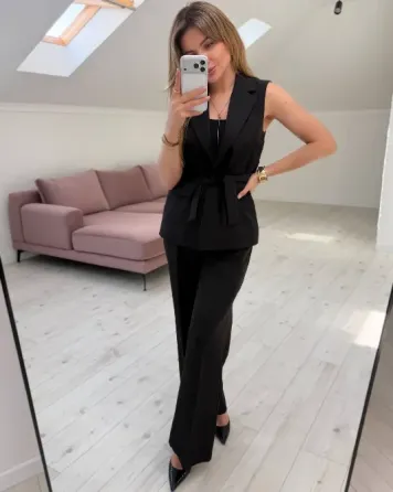 Костюм, который можно носить вместе или разделять - и каждый раз выглядит по-другому Одесса