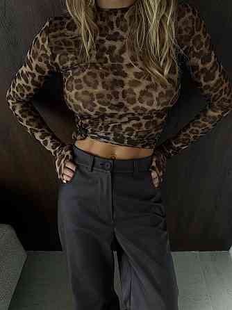 Женский стильный леопардовый лонгслив из стрейч сетки Одесса