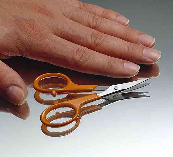 Маникюрные Ножницы изогнутые 10 см Fiskars 