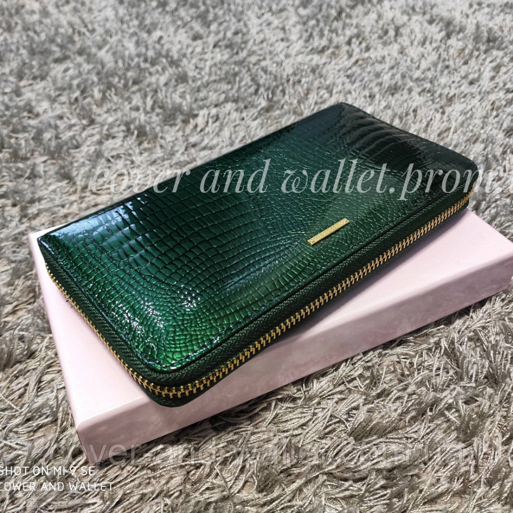 Большой женский кожаный лаковый кошелек на молнии зеленого цвета Marco Coverna Киев - изображение 1