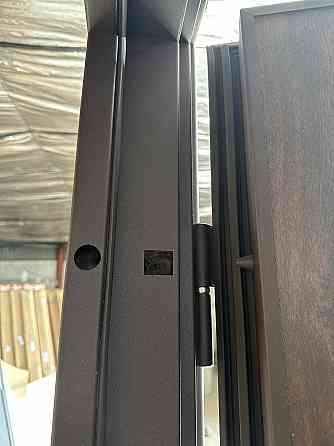 Двери уличные Redfort, модель Стрит Браун (Металл/МДФ) , комплектация Комфорт (3 контура) Киев