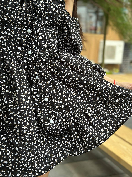 Женское софтовое платье на пуговицах с длинным рукавом Черный Цветочный принт M-L Харьков - изображение 6