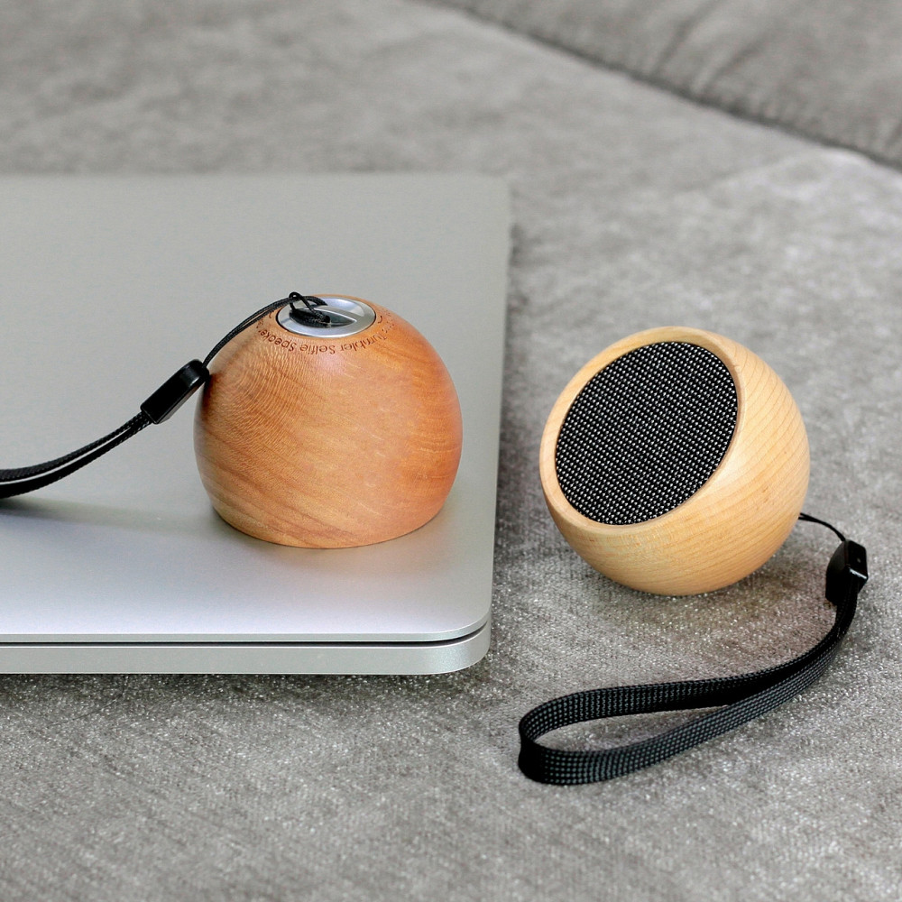 Блутуз-колонка 