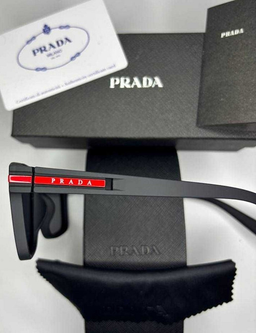 Сонцезахисні окуляри Prada Киев - изображение 4