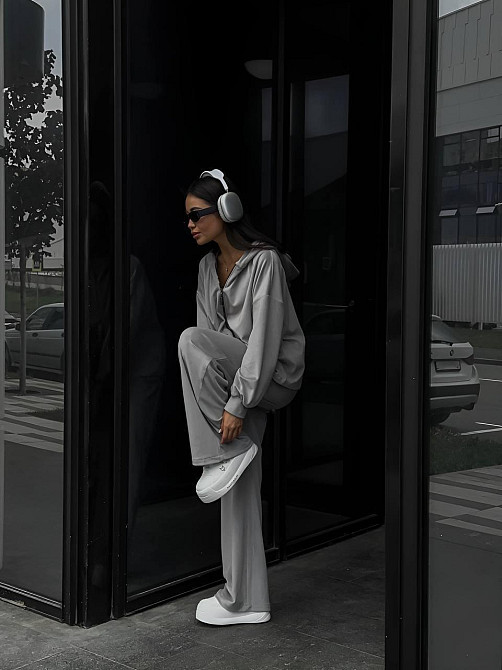 Жіночий прогулянковий костюм-двійка: кофта та штани з плюшевого велюру Сірий, 46/48 Одеса - фото 4