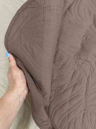 Покрывало двустороннее Decorator Microfiber листья 215x240 см капучино с бежевым (85-102) Киев