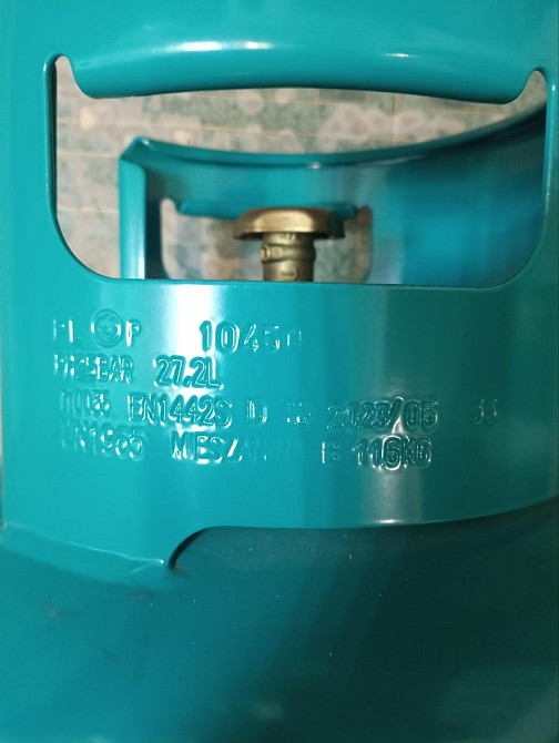 Газовий балон побутовий на 11кг газу (27л) на різьбу 21,8 чеського виробника 