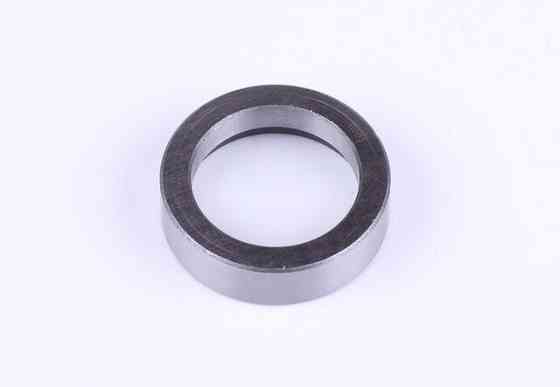 Втулка півосі переднього моста (втулка маточини) діаметр 62 мм ДонгФенг Мукачево