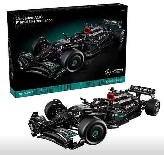 Конструктор машинкаTechnic Mercedes-AMG F1 W14 E Performance в масштабе 1:8 на 1642 деталі болід мерседес чорн Київ