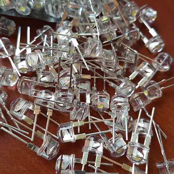 Светодиод led 8мм (белый) 3.0-3.2V (0.25W) Полтава
