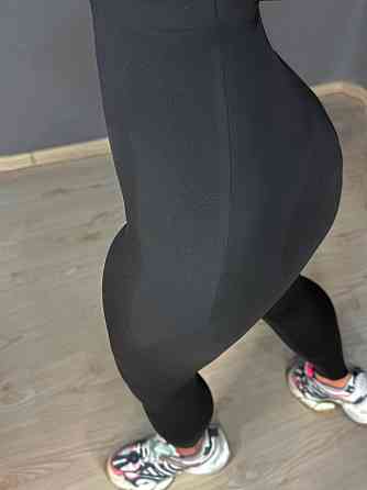 Лосины женские Clover 9975-1 с высокой талией корректирующие push up черные, черный, M Киев