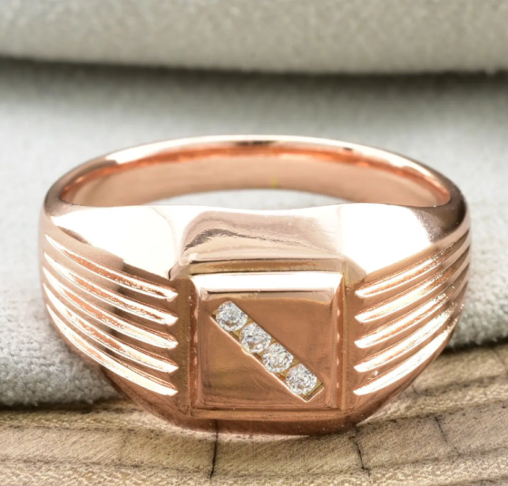 Печатка Xuping 11687 белые фианиты, ширина 12 мм, позолота РО, вес 5,7 г., размер 19, мужская Киев