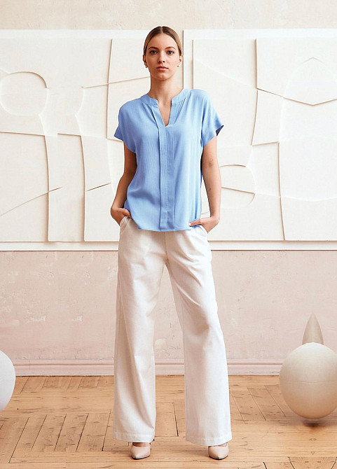 Однотонная летняя блуза 