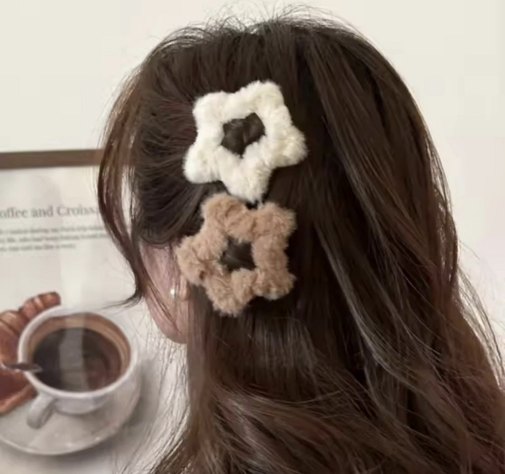 Заколка зі штучного хутра 