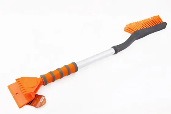 Скребок для снега 78 см со щеткой 70 пучков Elegant (мягкая ручка) Винница