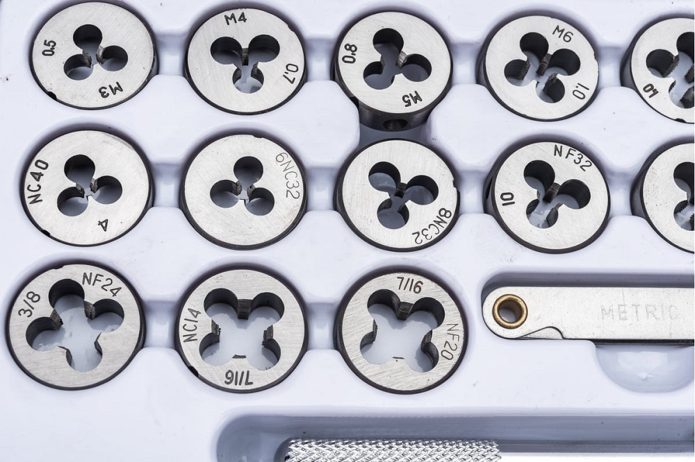 Набір мітчиків та плашок метричний та дюймовий 60 предметів JBC-M060-3 Одесса - изображение 3