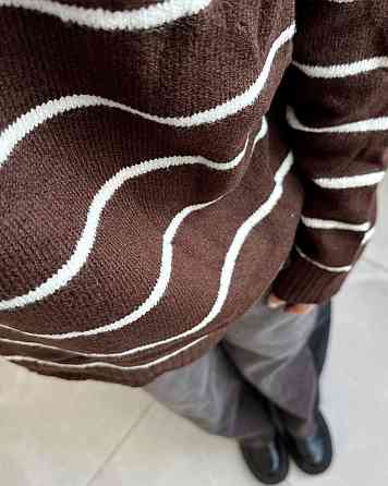 Жіночий затишний оверсайз светр у смужку машинне в'язання Шоколад Одеса