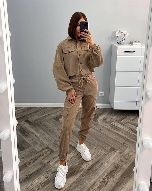 Женский стильный базовый костюм двойка из микровельвета Бежевый, 46/48 Одесса - изображение 3