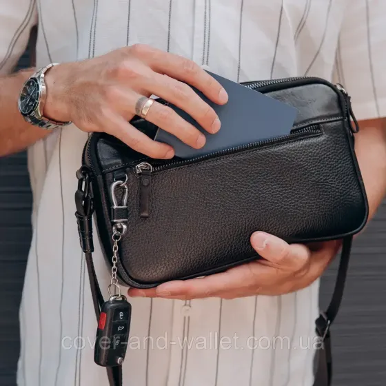 Горизонтальная мужская кожаная сумка кросс-боди черного цвета среднего размера Grande Pelle Киев