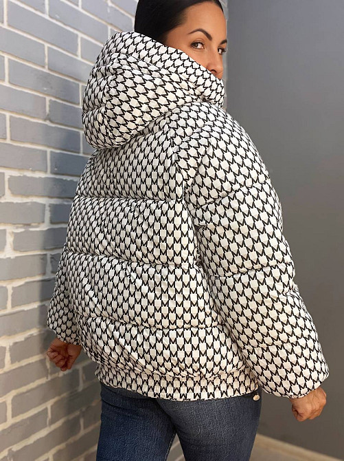 Куртка жіноча Lady Yep 9005 пуффер оверсайз принт літера М біла, білий, 44 Київ - фото 18