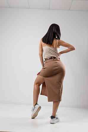 Юбка с фигурным разрезом 