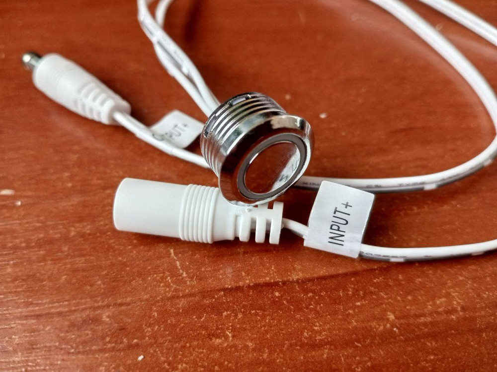 Кнопка сенсорна 17мм, врізна, з підсвічуванням, DC-12-24V + штекер 5,5/2,1мм + гніздо 5,5/2,1мм, каб Полтава - изображение 1