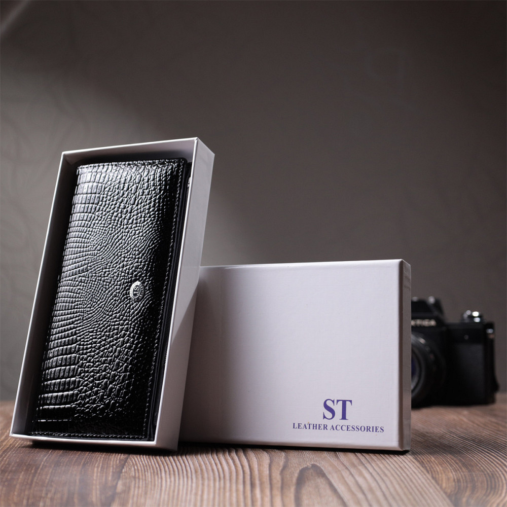 Лакированный тонкий кошелек с фактурой под рептилию из натуральной кожи ST Leather 22716 Черный Киев - изображение 1