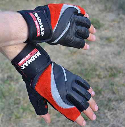 Перчатки для фітнесу MadMax MFG-568 Extreme 2nd edition Black/Red S Кам'янське