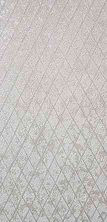Шпалери вінілові на флізеліні Marburg Aura метрові смуги сіточкою структурні світло-сірі сріблясті Київ