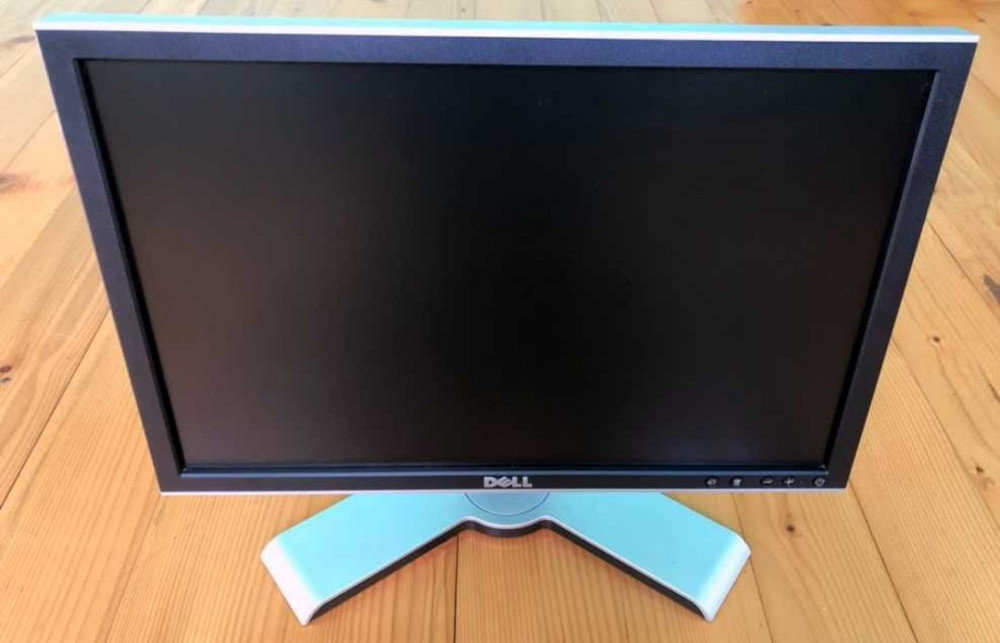Монитор Dell 17