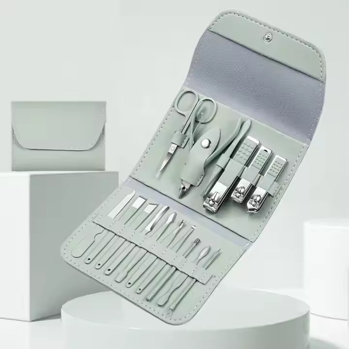 Набор для маникюра и педикюра в кейсе,пинцет,пилочка,ножницы универсальные предметы 16 шт, цвет зеленый Каменец-Подольский - изображение 2
