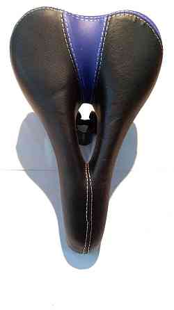 Седло велосипедное спортивное с дыркой (черно- синее) Мукачево