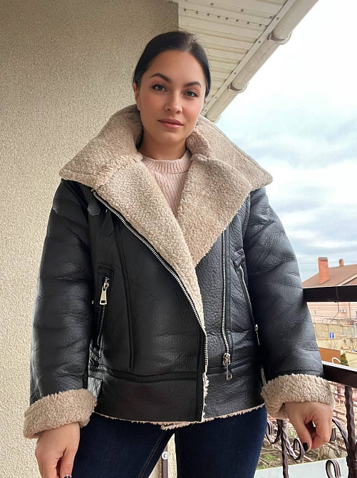 Дублянка жіноча Aftf Basic 243 середньої довжини з екошкіри на блискавці з хутром чорна, чорний, L Київ - фото 11