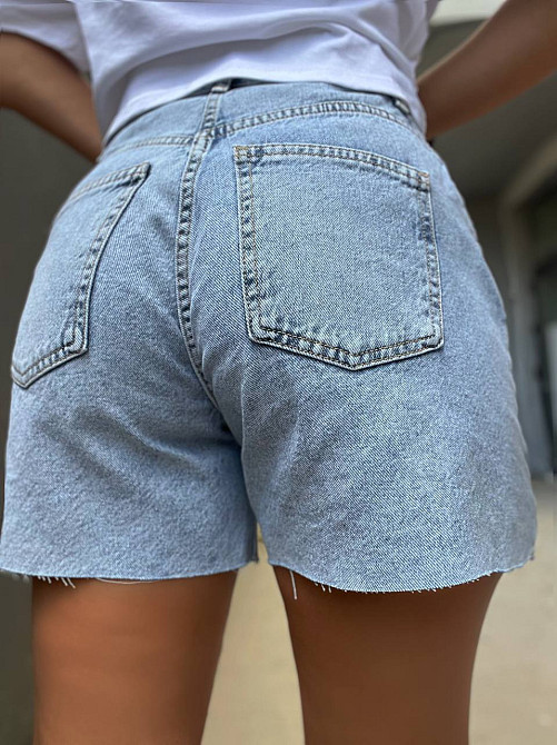 Шорти жіночі джинсові Its Basic 2776 STRAIGHT розріз каміння ланцюжки світло блакитні, світло- блакитний, 34 Київ - фото 4