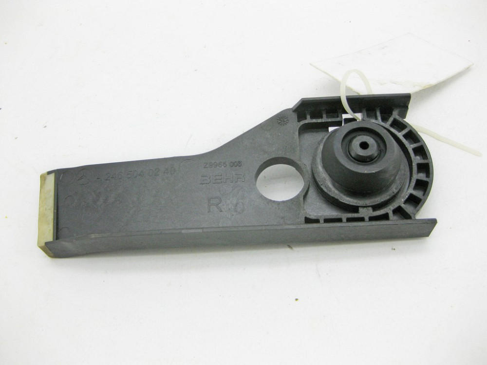 Mercedes-Benz  A2465040240 Утримувач радіатора правий нижній CLA Shooting Brake X117 CLA C117 GLA X156 A-class W176 B-class W242 B-class W246 Одесса - изображение 1