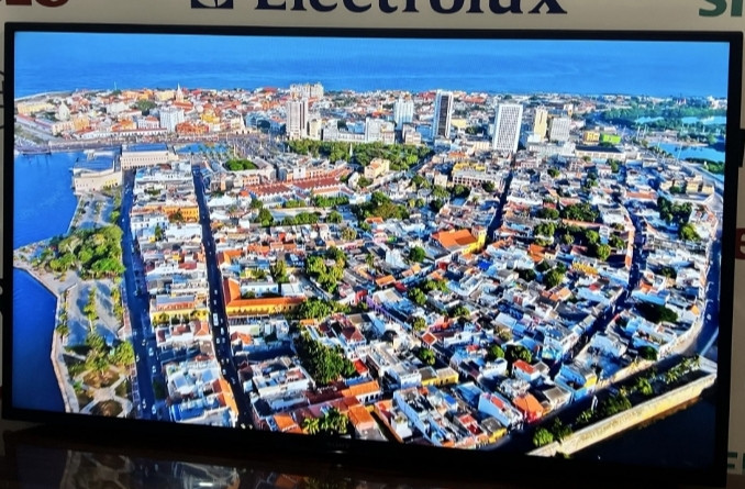 Телевизор Sony 43