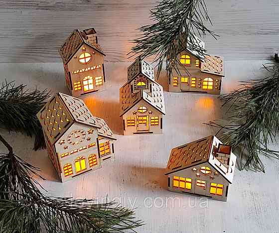 Новорічна інсталяція “Казкове містечко” п'ять дерев’яних будиночків з підсвіткою Ірпінь