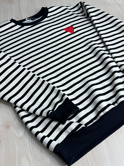 Світшот жіночий ENJOY 81966 утеплений у смужку з вишивкою серце чорний, чорний, S Київ - фото 13